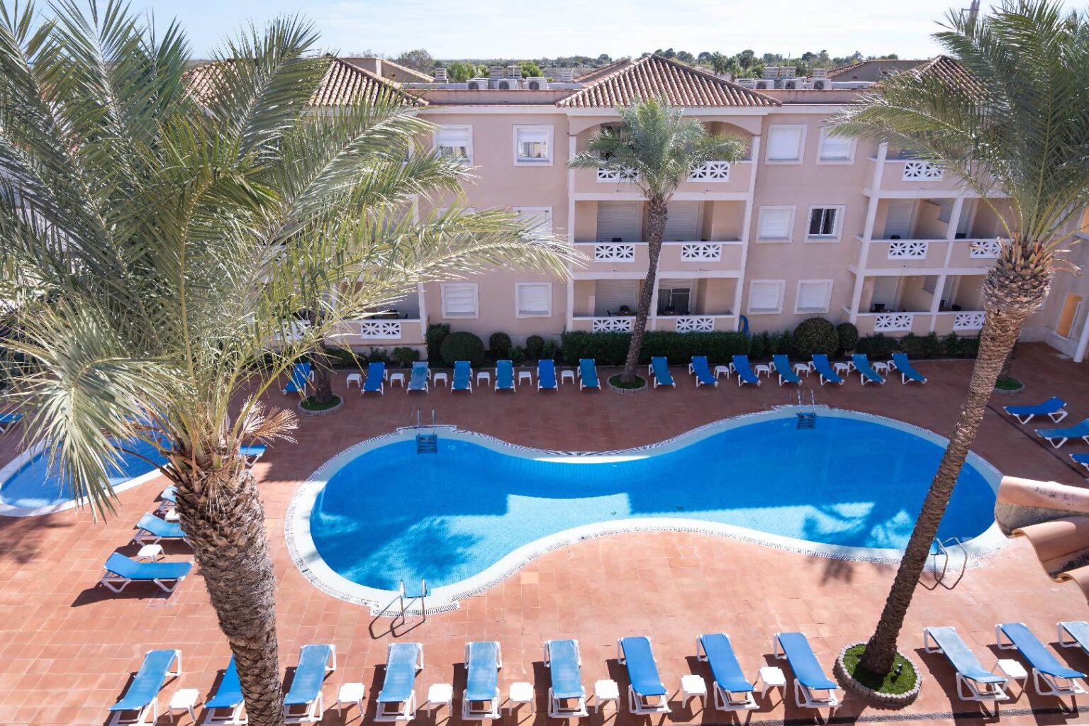 exteriores-apartamentos-las-dunas-riumar-03